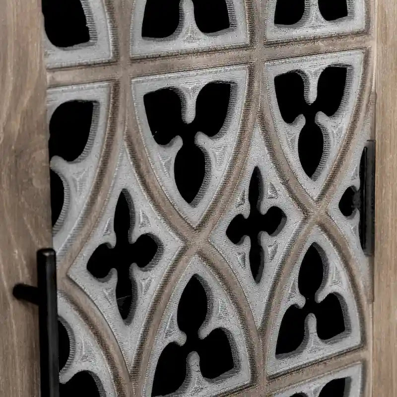 Credenza antica traforata a quattro ante