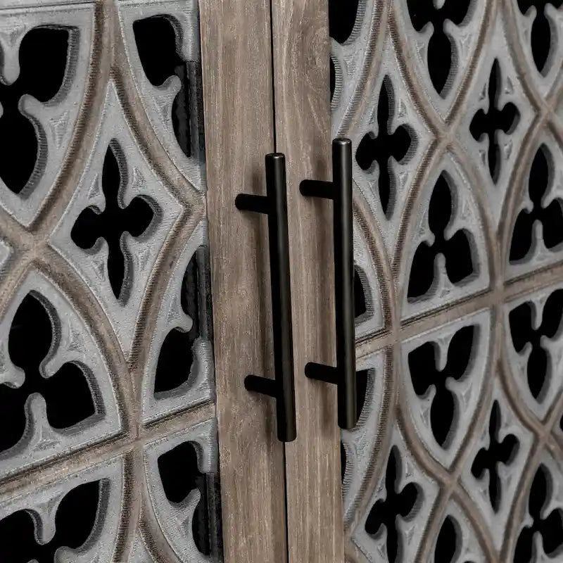 Credenza antica traforata a quattro ante