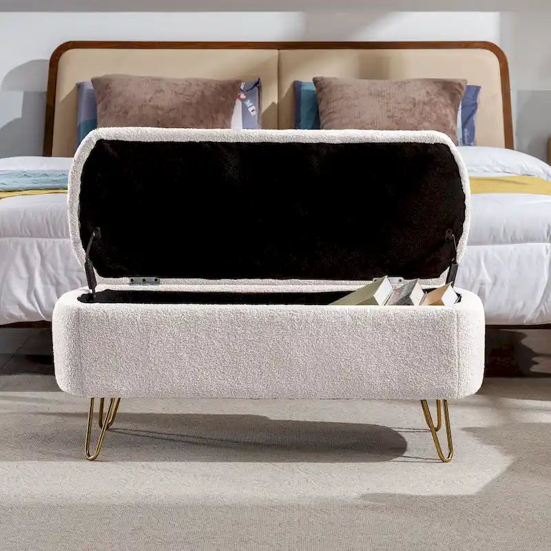 Owalna ławka ze schowkiem i złotymi nogami