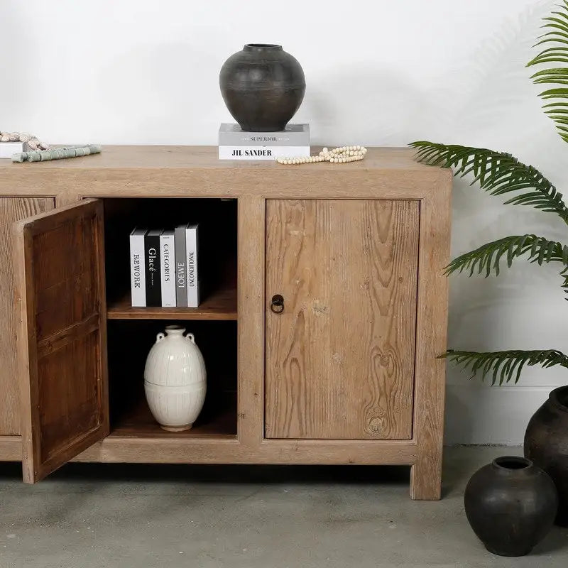 Credenza a 4 ante, legno di pino dall'aspetto invecchiato