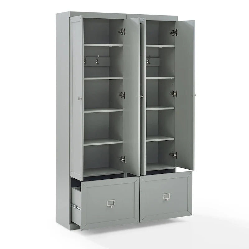 Armadio in legno grigio chiaro con cassetti