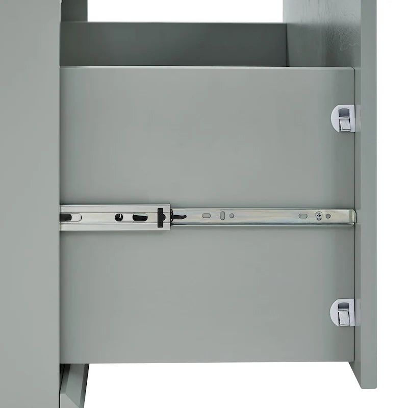 Armadio in legno grigio chiaro con cassetti