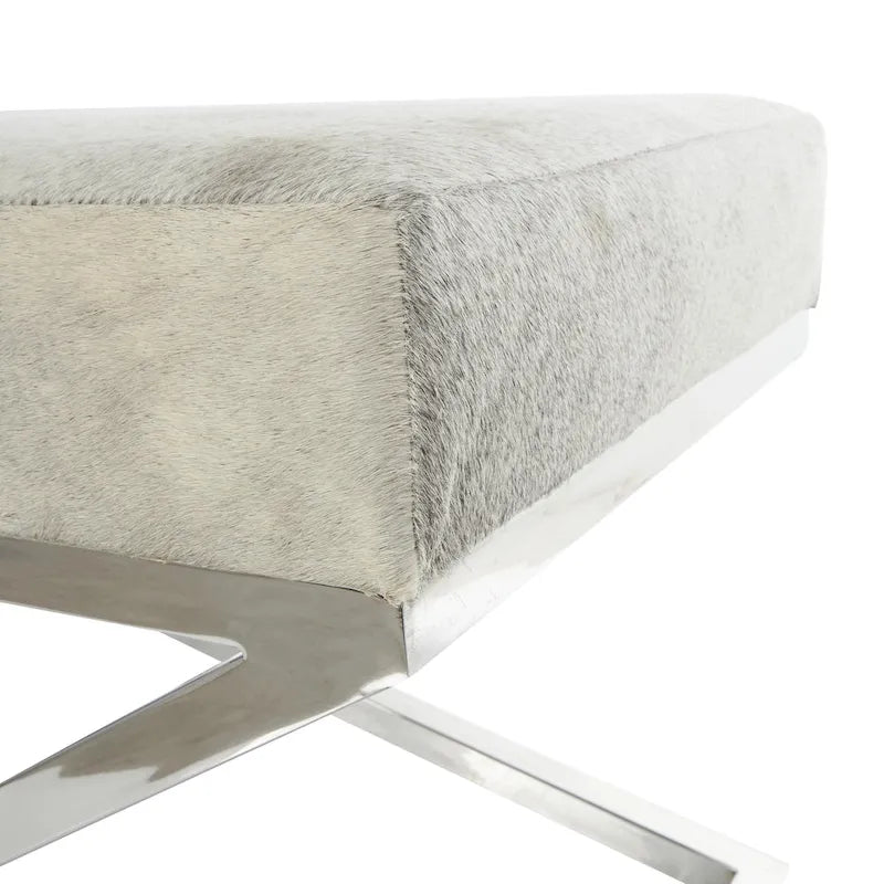 Panca geometrica in pelle con base angolata in metallo argentato - grigio chiaro