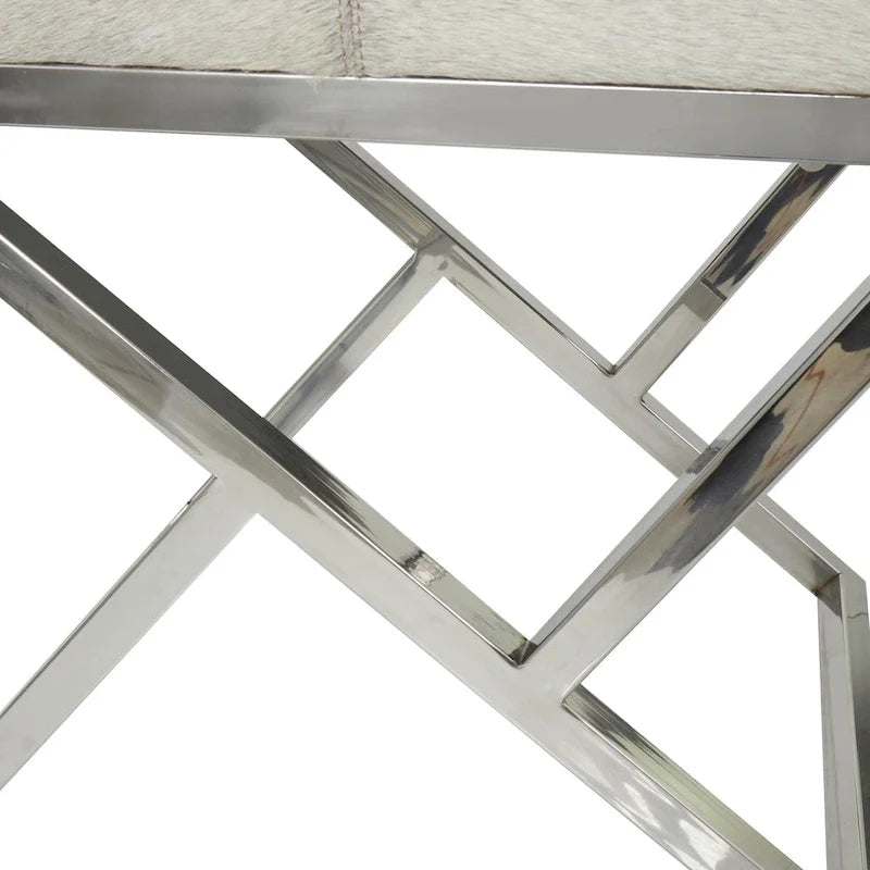 Panca geometrica in pelle con base angolata in metallo argentato - grigio chiaro