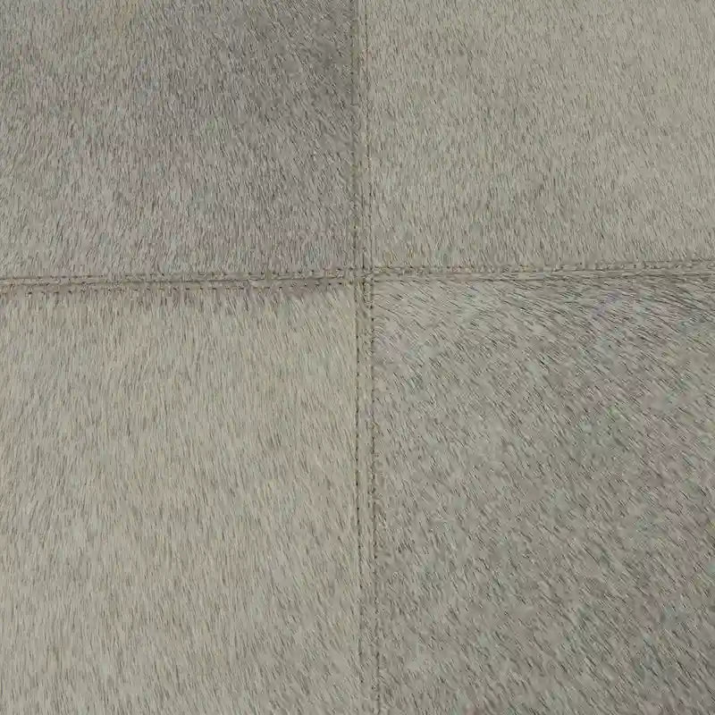 Panca geometrica in pelle con base angolata in metallo argentato - grigio chiaro